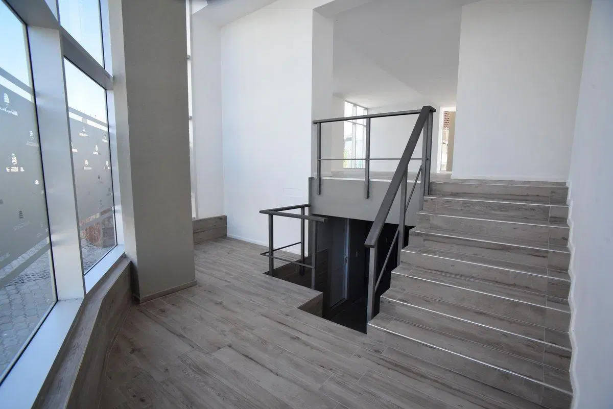 LOCAL COMERCIAL PUERTO SANTA FE AMARRAS CENTER II 5