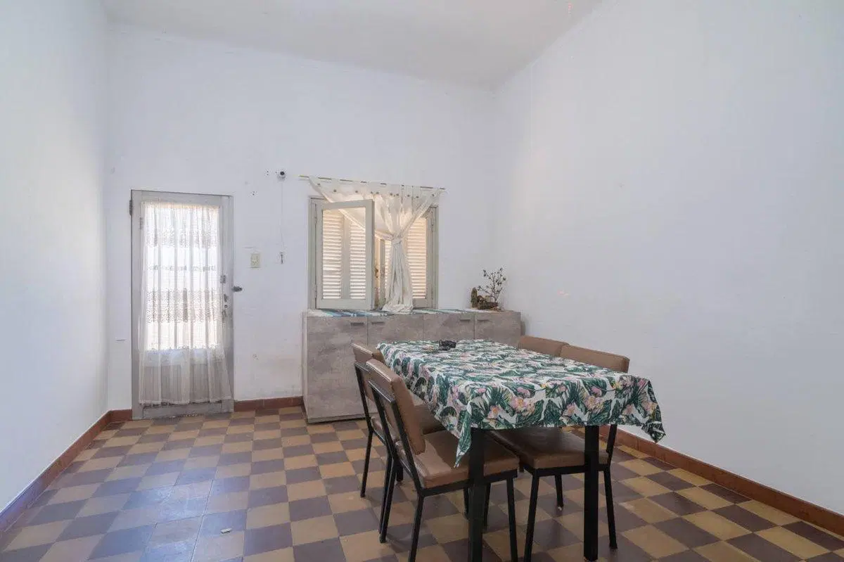 CASA CON GRAN POTENCIAL ZONA JERARQUICOS 8
