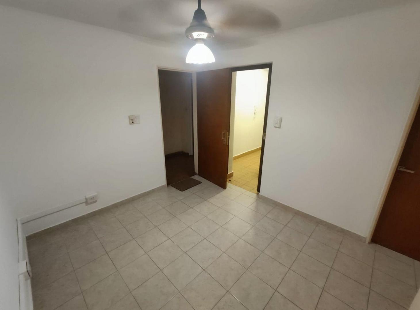 Foto de Amplio monoambiente en excelente ubicación!, imagen 1