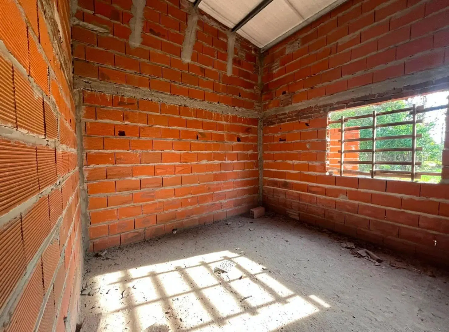 EXCELENTE TERRENO EN CONSTRUCCIÓN 5