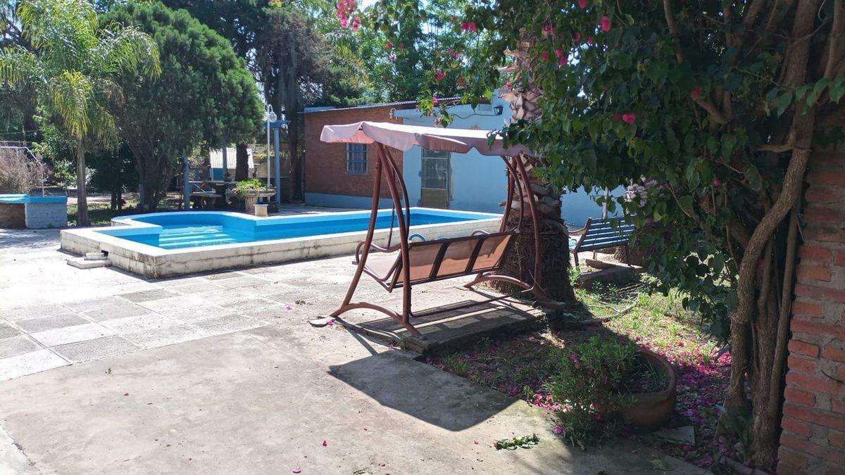 Foto de CASA QUINTA CON CANCHA DE TENIS EN SAUCE, imagen 1