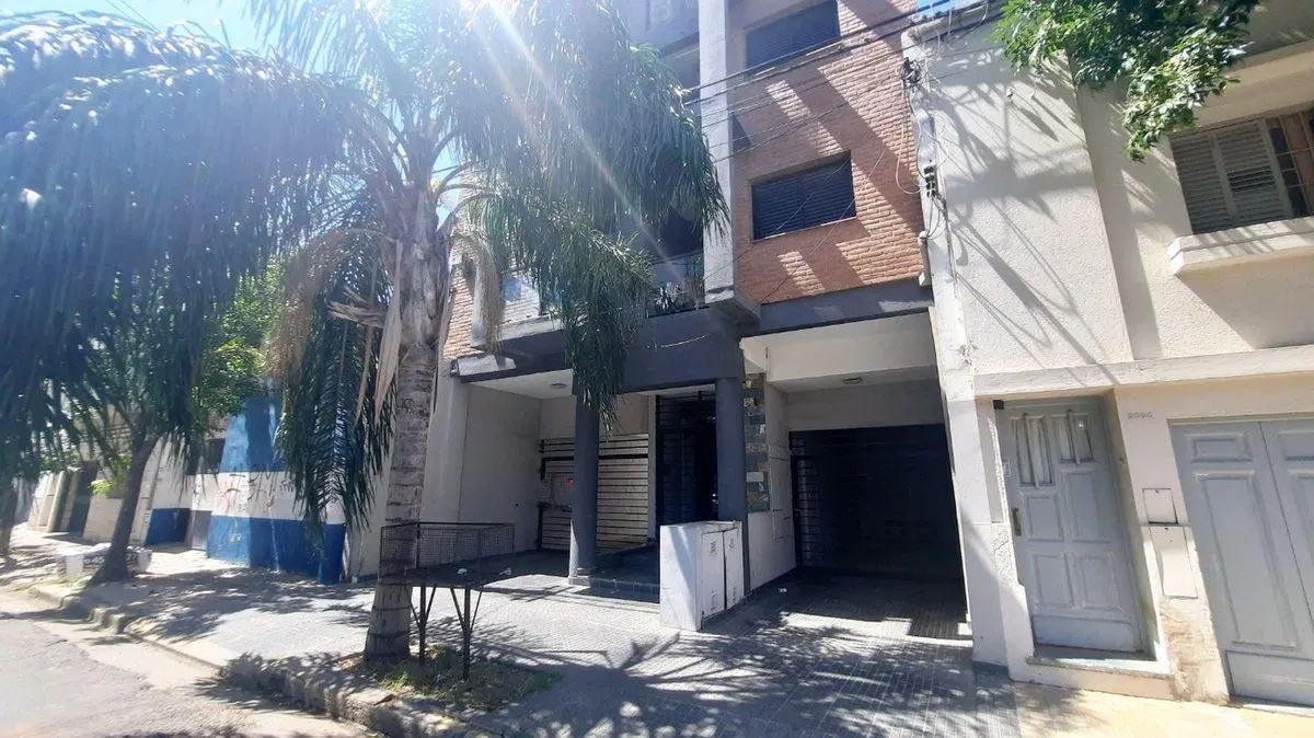 Venta Cochera Urquiza y Juan de Garay 3