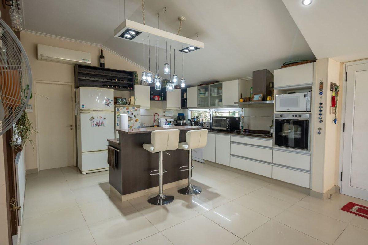Foto de VENTA DE CASA PREMIUM TERREN0 7118 m2 SAUCE VIEJO, imagen 5