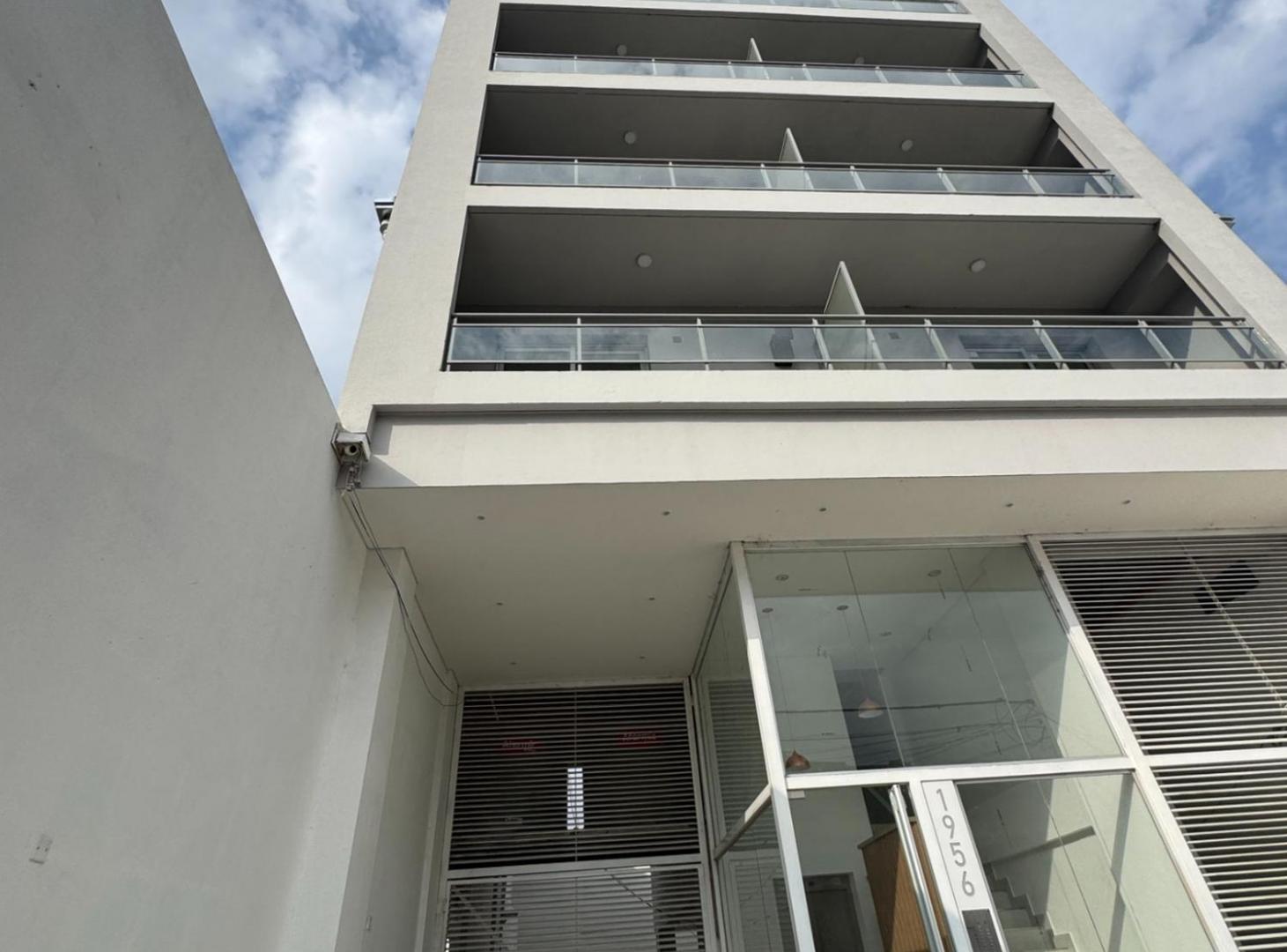 Foto de SE ALQUILA SEMIPISO zona sur 1 dorm a estrenar, imagen 2