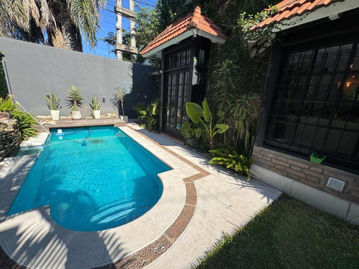 Foto de Casa en Barrio Gudalupe con patio y pileta, imagen 4