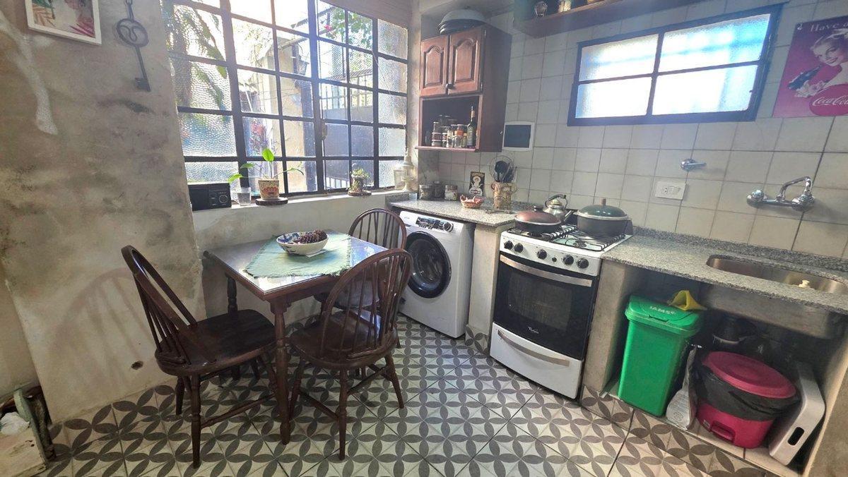 Foto de SE VENDE CASA DE DOS DORMITORIOS Y COCHERA Z. AVDA, imagen 3