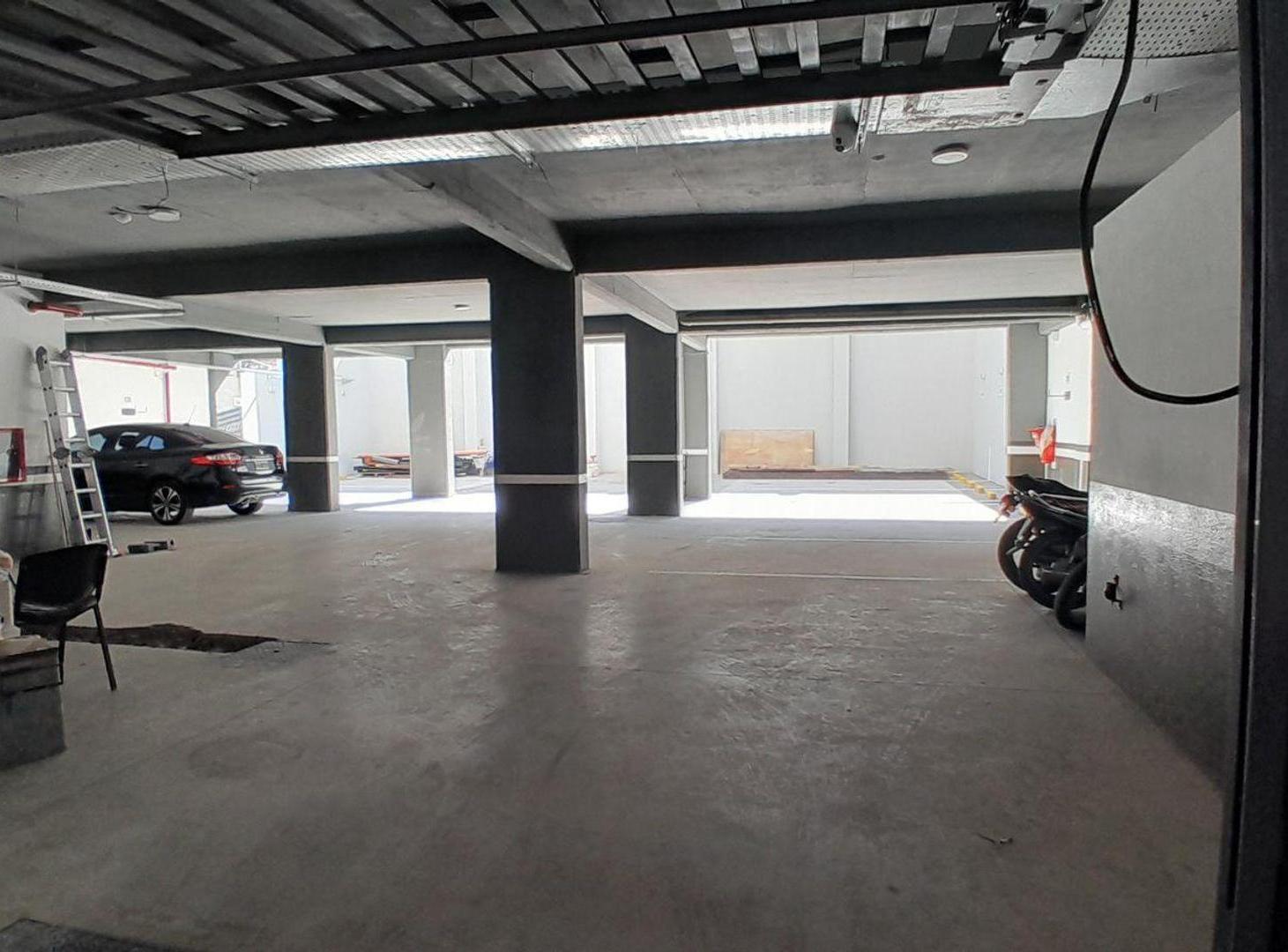 Foto de VENTA COCHERA PLANTA BAJA ENTRE BV A ESTRENAR, imagen 4
