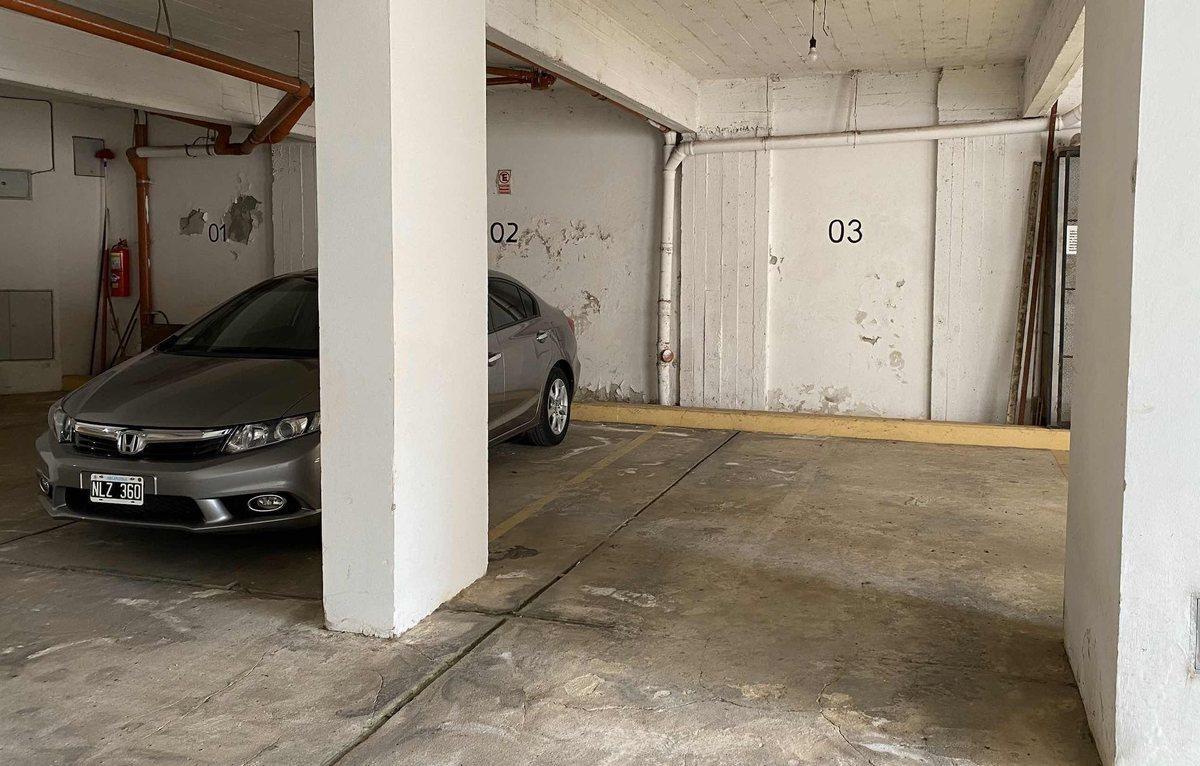 Foto de VENTA COCHERA CUBIERTA PLANTA BAJA EDIF. LATINO 9, imagen 3