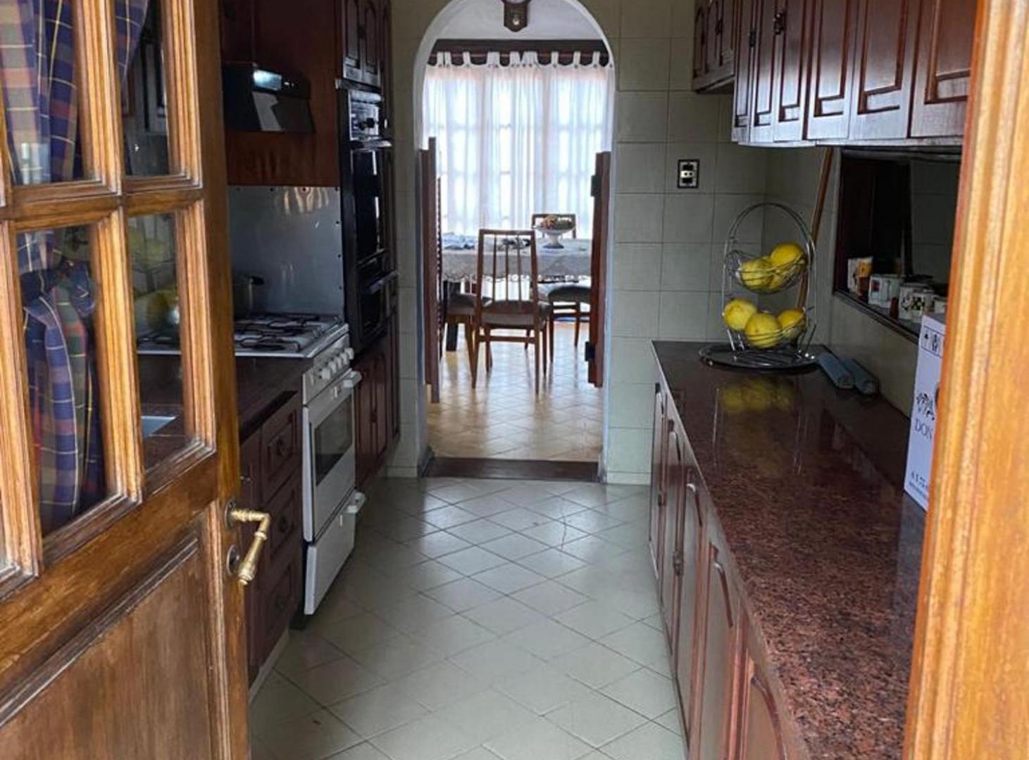 Foto de EXCELENTE CHALET EN VENTA EN SANTO TOMÉ, imagen 2