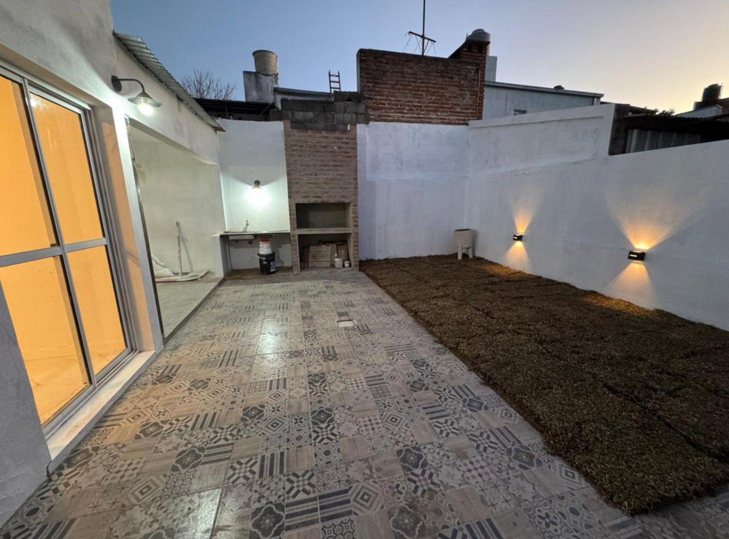 Foto de CASA 2D REFACC NUEVA C JARDIN Y ASADOR B° MA SELVA, imagen 1