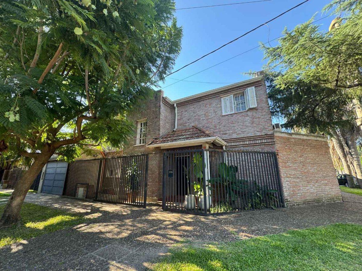 Foto de Casa en Barrio Gudalupe con patio y pileta, imagen 3