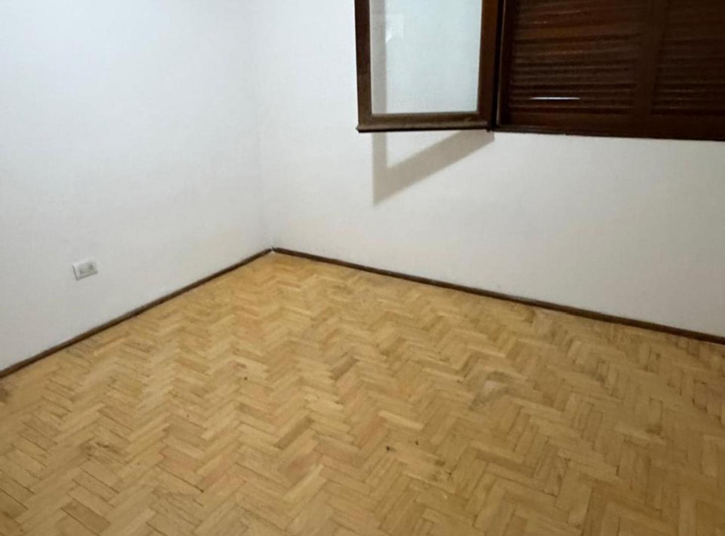 Foto de VENTA DEPARTAMENTO 2 DORM. CON COCHERA ZONA CENTR0, imagen 3