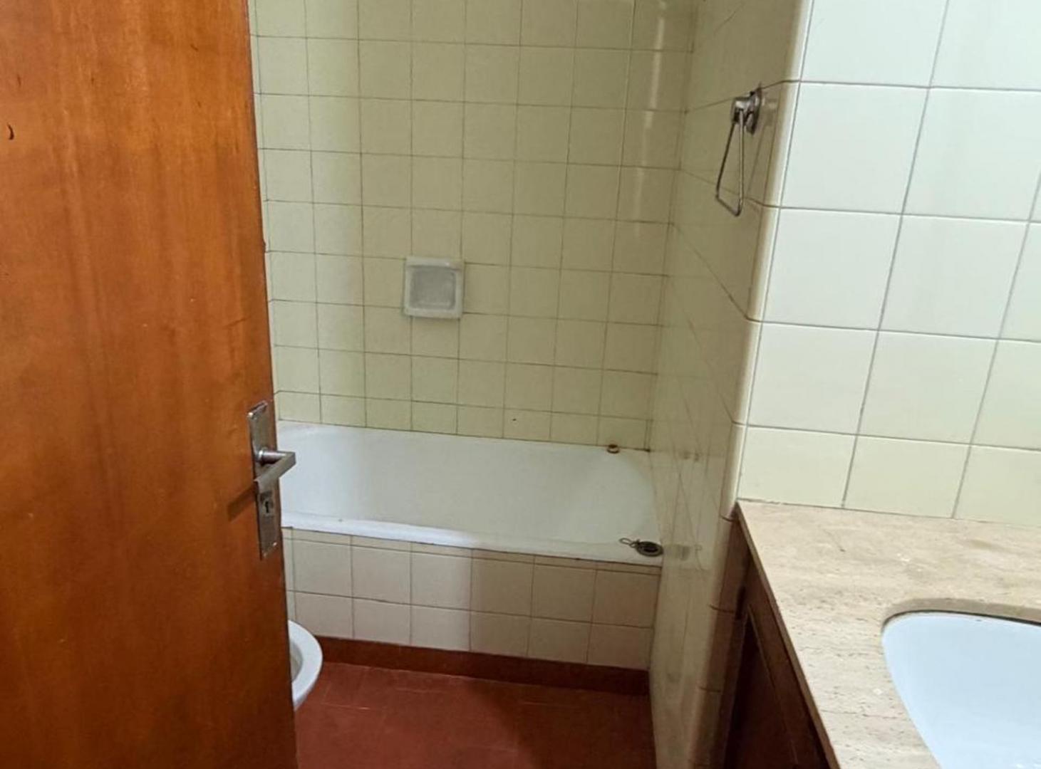Foto de VENTA DEPARTAMENTO 2 DORM. CON COCHERA ZONA CENTR0, imagen 1