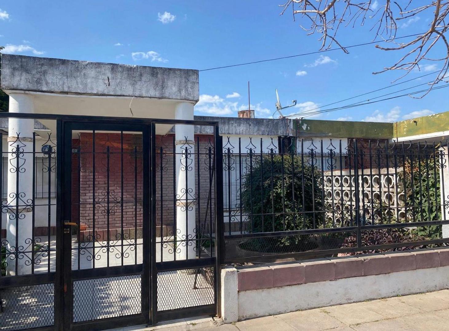 Foto de SE VENDE CASA CON GRAN PATIO, imagen 1