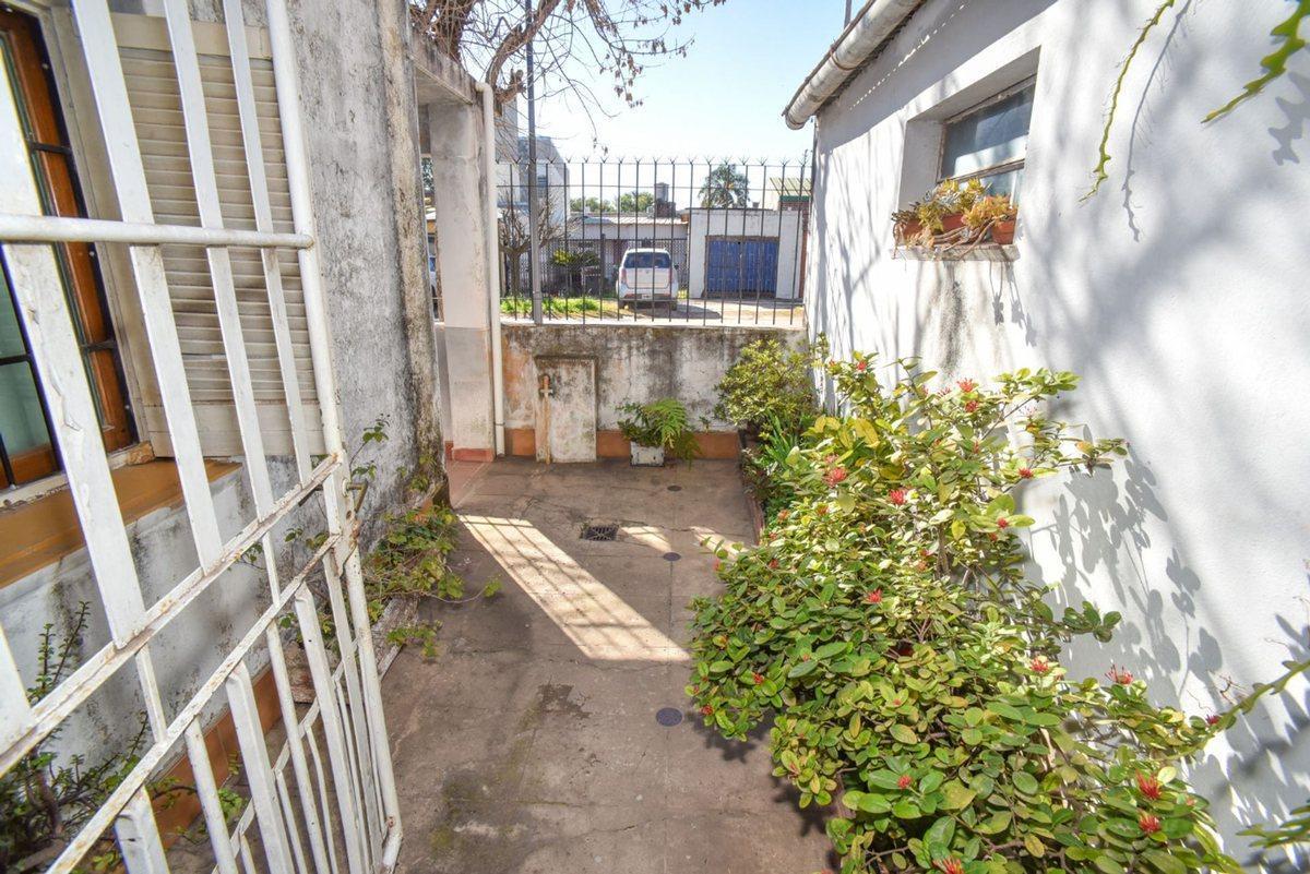 Foto de Casa al frente y Dpto. en z/ Comercial Blas Parera, imagen 3