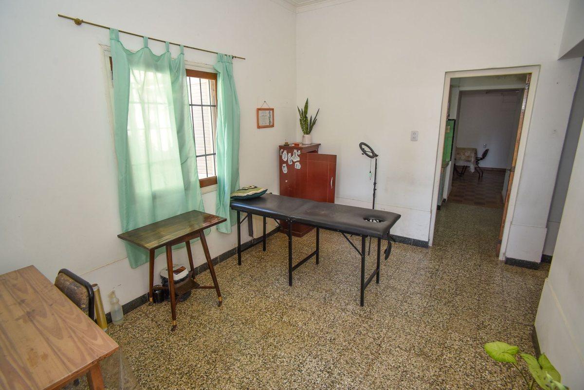 Foto de Casa al frente y Dpto. en z/ Comercial Blas Parera, imagen 2