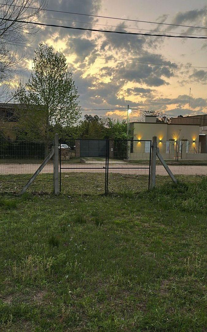 Foto de VENTA DE LOTE JARDINES DE LA COSTA 800M2., imagen 1