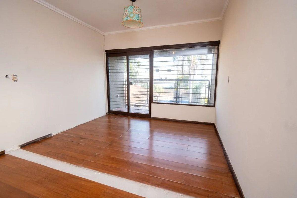 Foto de CASA EXCLUSIVA CON PILETA EN 7 JEFES, imagen 3