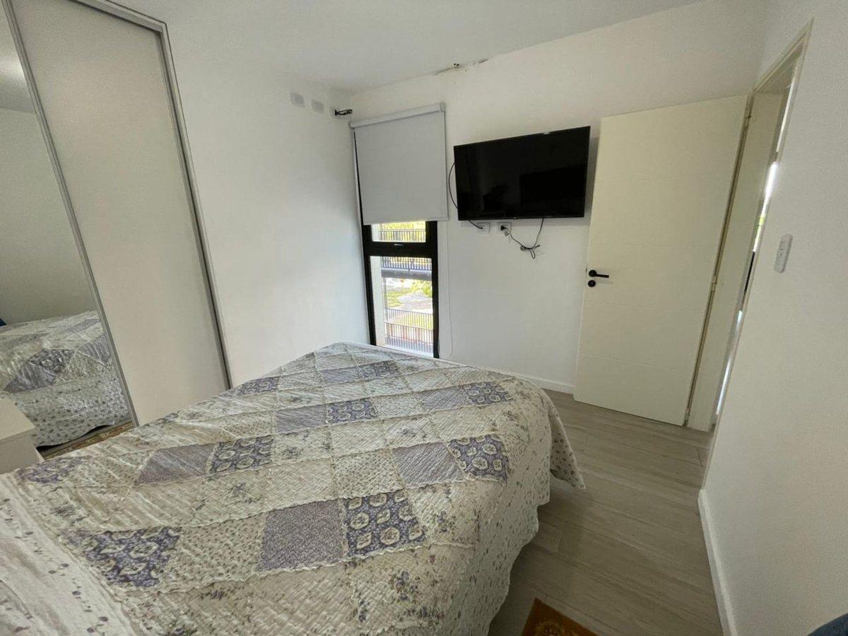Foto de VENTA DEPARTAMENTO SEMIAMOBLADO, imagen 2
