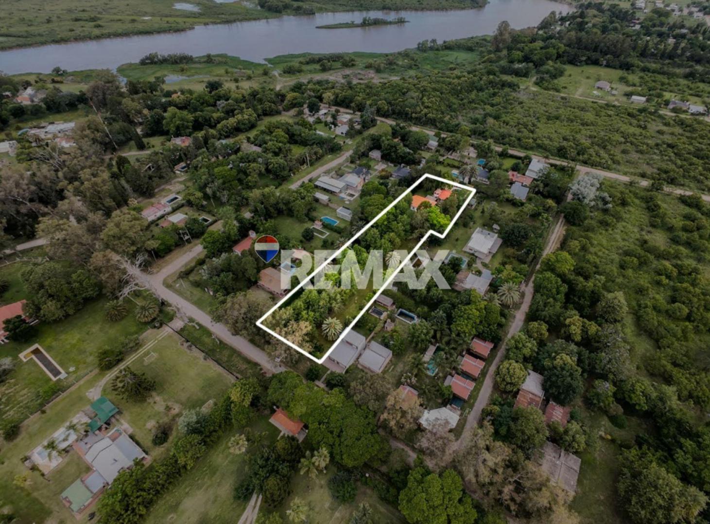 VENTA CASA CON GRAN TERRENO Y PILETA DESVIO ARIJON