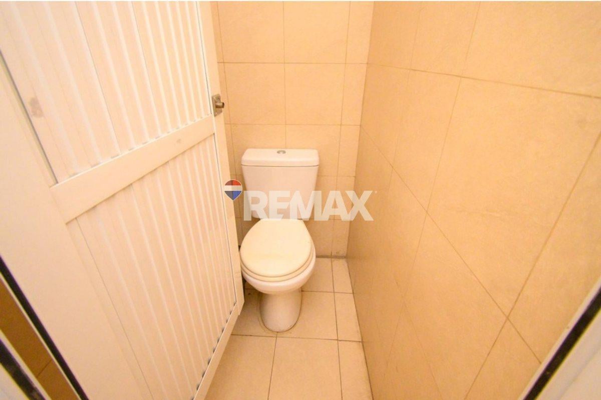Foto de ALQUILER LOCAL COMERCIAL MODERNO Y CENTRICO, imagen 3