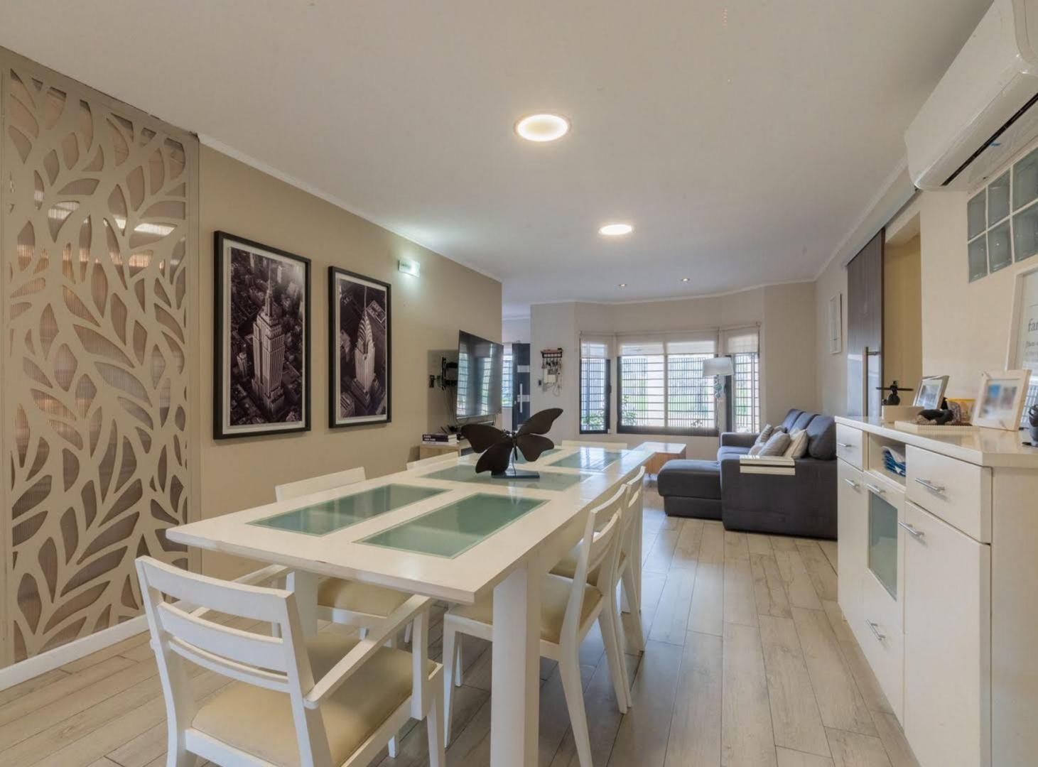 Foto de Casa de 4 dormitorios y pileta. Las Moras-Monte.V, imagen 2