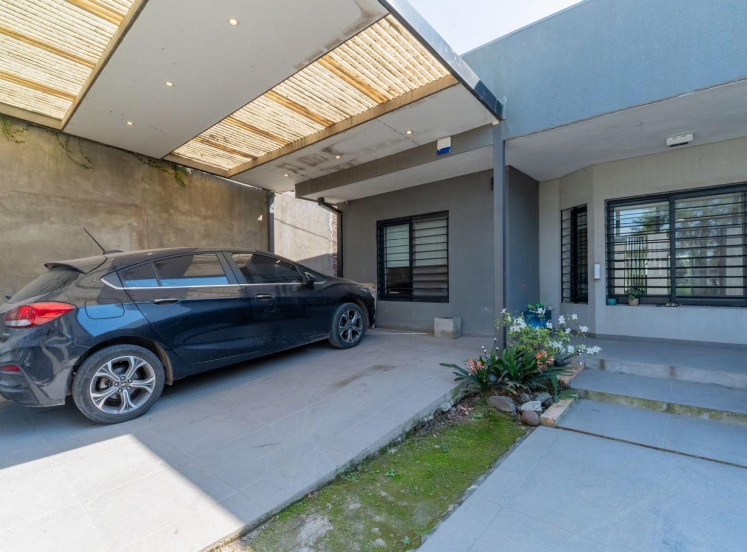 Foto de Casa de 4 dormitorios y pileta. Las Moras-Monte.V, imagen 5