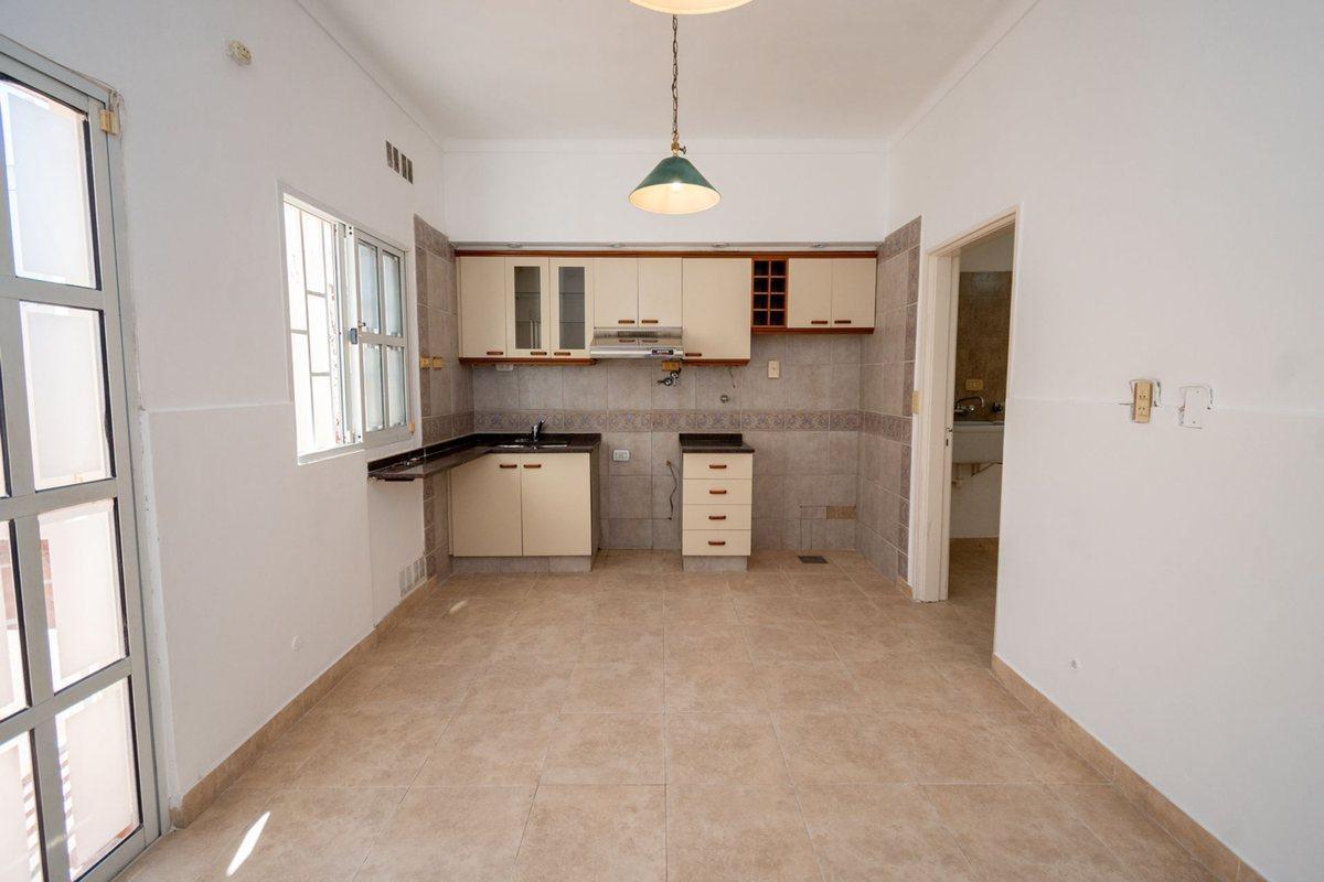 Foto de Venta casa 2 dormitorios cochera y patio., imagen 4