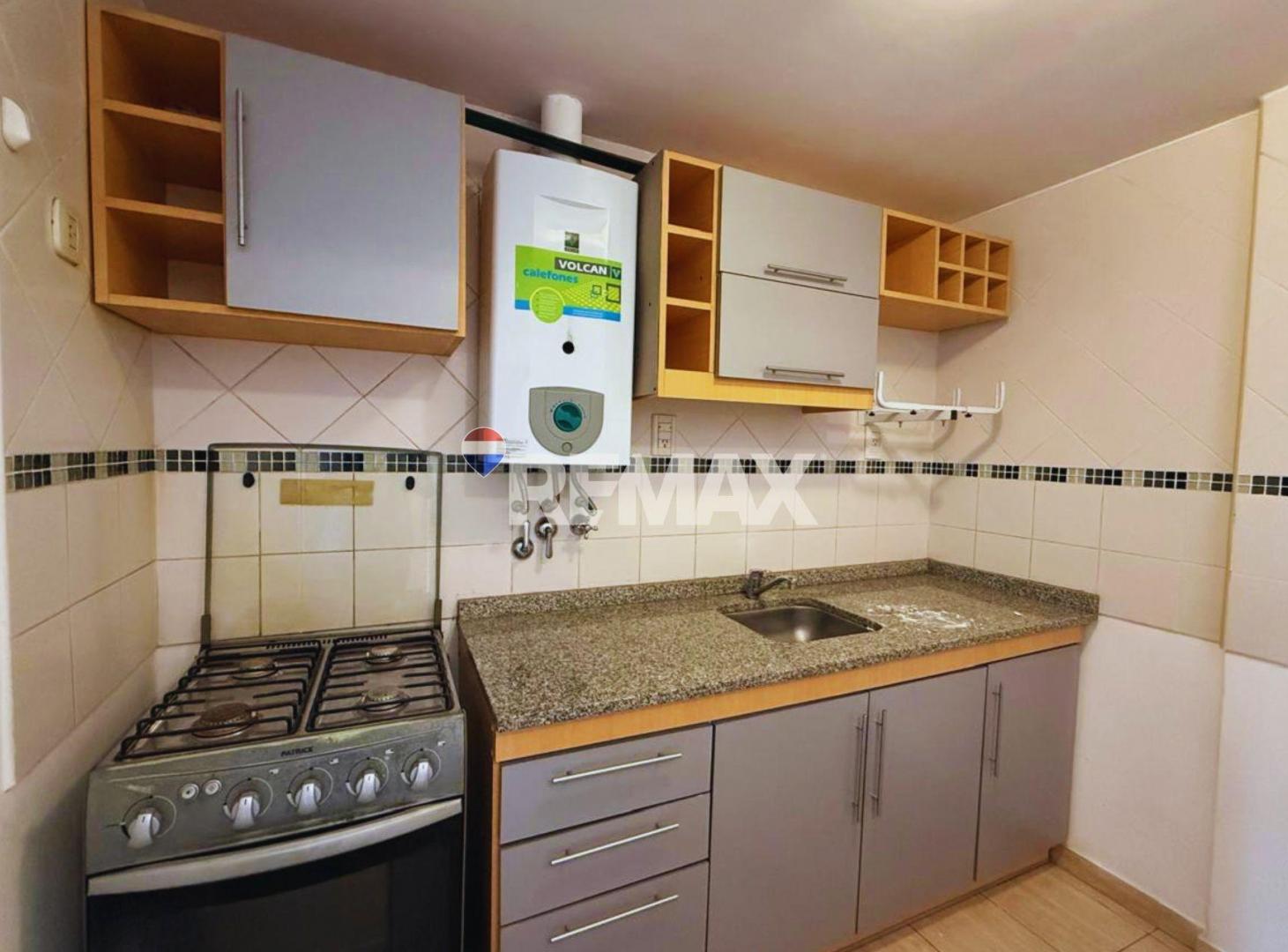 Foto de VENTA DPTO. 2 DORMIT. C/COCHERA B° CONSTITUYENTES, imagen 3