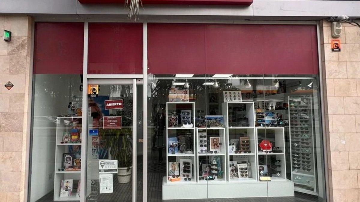 Foto de LOCAL COMERCIAL BOULEVARD PELLEGRINI Y RIVADAVIA, imagen 1