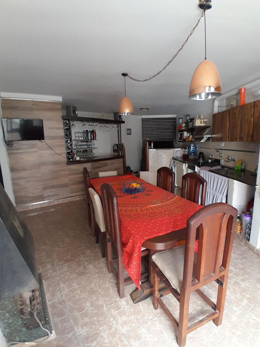 Chalet 4 Amb, Coch. Doble. T/permuta. Barrio La Florida 2