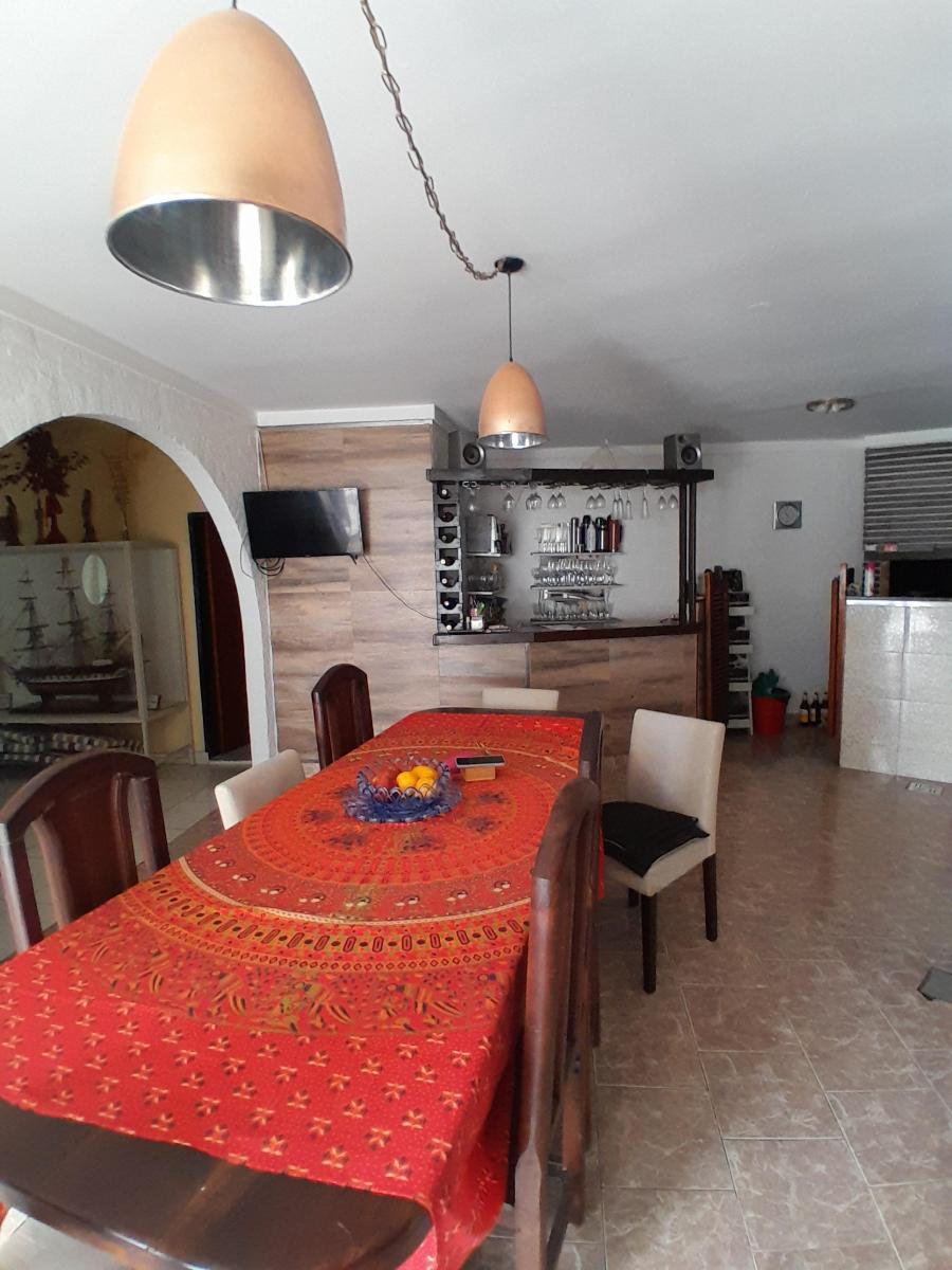Chalet 4 Amb, Coch. Doble. T/permuta. Barrio La Florida 3
