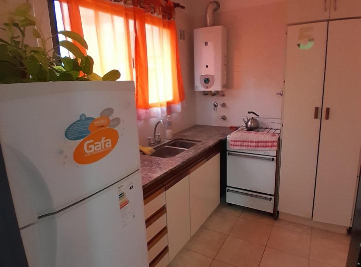 Foto de 1 Ambiente lateral abierto. Alquiler x día semana. La Perla, imagen 1