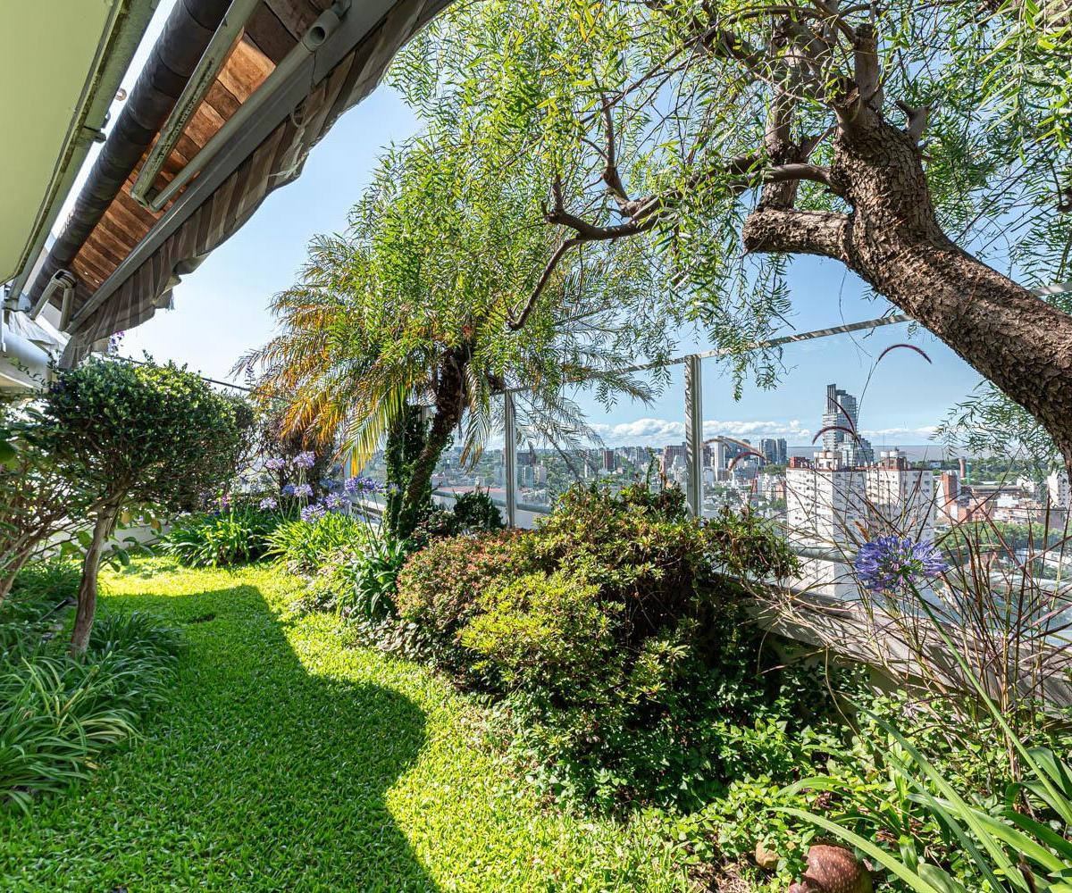 Exclusivo Dúplex en Altura con Jardín Propio y Vistas Únicas Al Río y La Ciudad 4