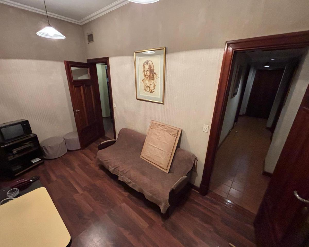 Oportunidad Única en El Centro. Oficina de 7amb + Hall de Recepción 3