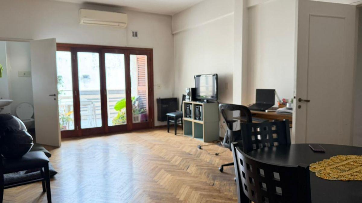 VENTA SEMIPISO 3 AMBIENTES CON DEPENDENCIA Y BALCÓN, MUY LUMINOSO Y SILENCIOSO BELGRANO/COLEGIALES