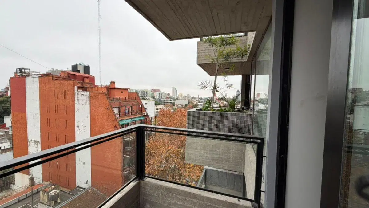 VENTA Monoambiente a estrenar en piso alto con excelente luz. Núñez 3