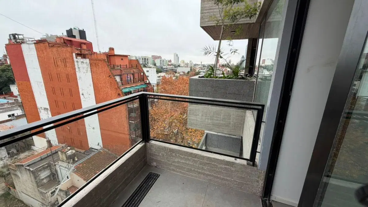 VENTA Monoambiente a estrenar en piso alto con excelente luz. Núñez 2