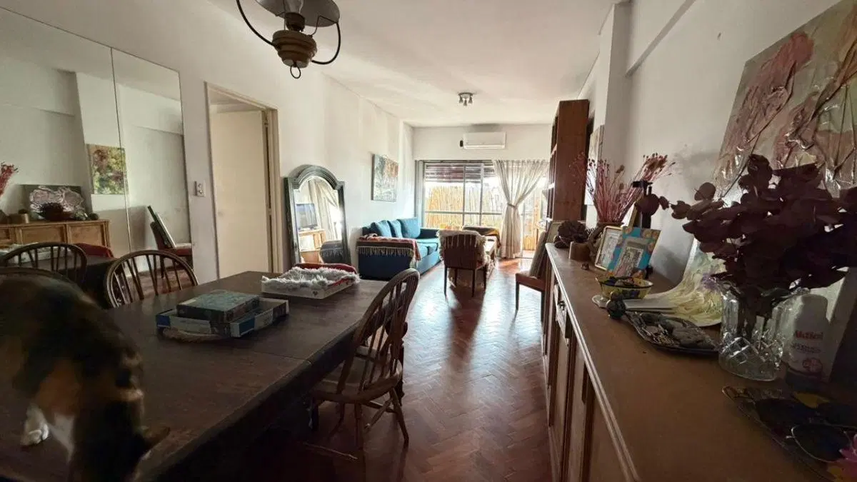 VENTA Amplio 4 Ambientes de 94 m. con Cocina Separada y Balcón Corrido. Barrio Norte / Retiro 2