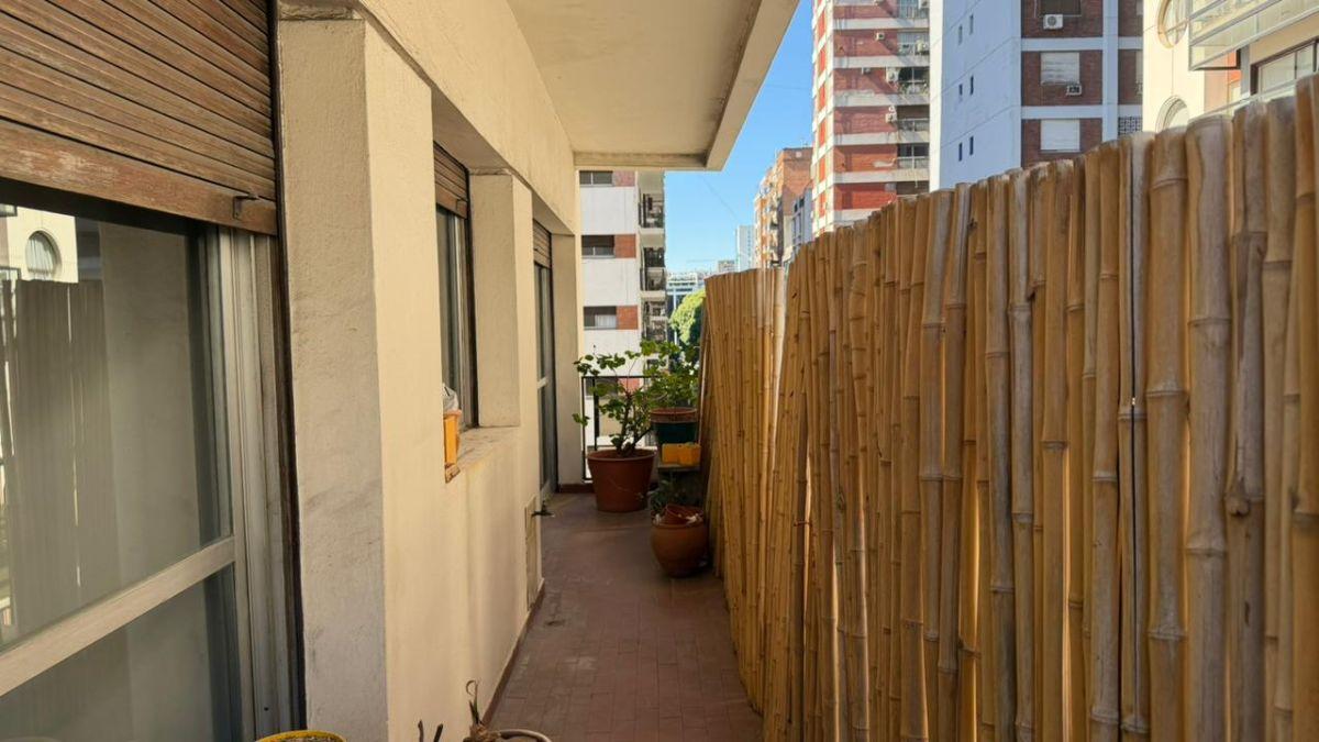 VENTA Amplio 4 Ambientes de 94 m. con Cocina Separada y Balcón Corrido. Barrio Norte / Retiro