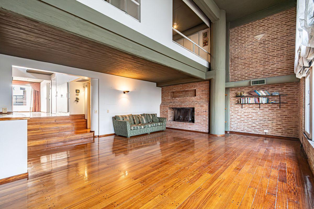 VENTA Imponente Dúplex 4 ambientes, escritorio, balcón terraza, cochera fija cubierta en Palermo