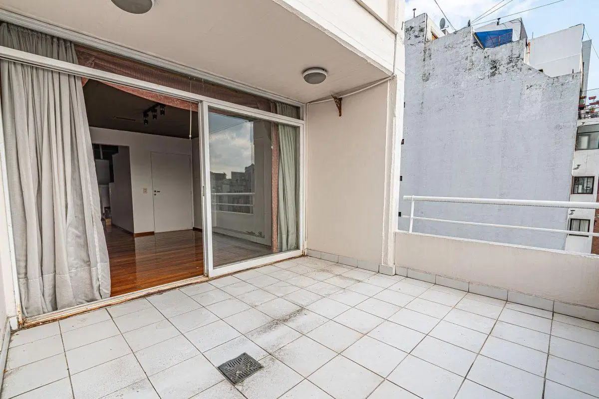 VENTA Imponente Dúplex 4 ambientes, escritorio, balcón terraza, cochera fija cubierta en Palermo 5