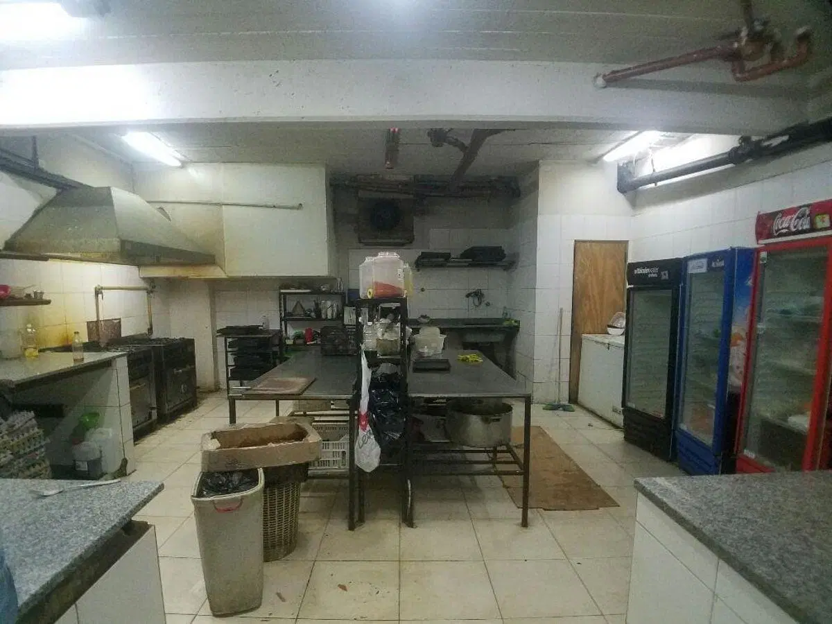 ALQUILER Local de 413 m² (200m en planta baja y 213 en Subsuelo) Apto Todo Destino en Retiro 5