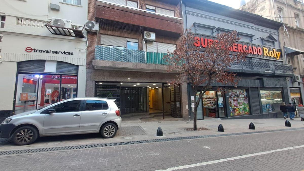 Foto de ALQUILER Local de 413 m² (200m en planta baja y 213 en Subsuelo) Apto, imagen 1