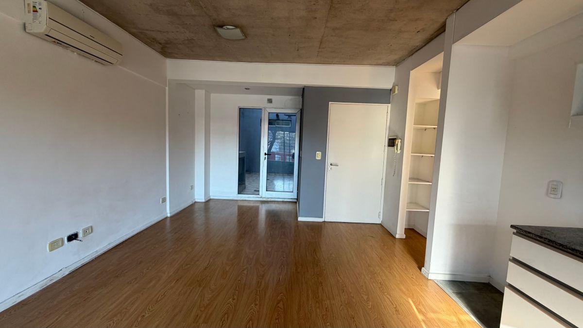 Foto de ALQUILER Excelente departamento de 2 ambientes con patio en Chacarita, imagen 4