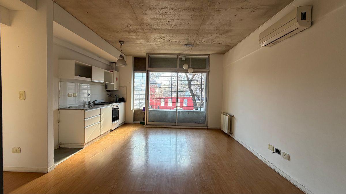 Foto de ALQUILER Excelente departamento de 2 ambientes con patio en Chacarita, imagen 5