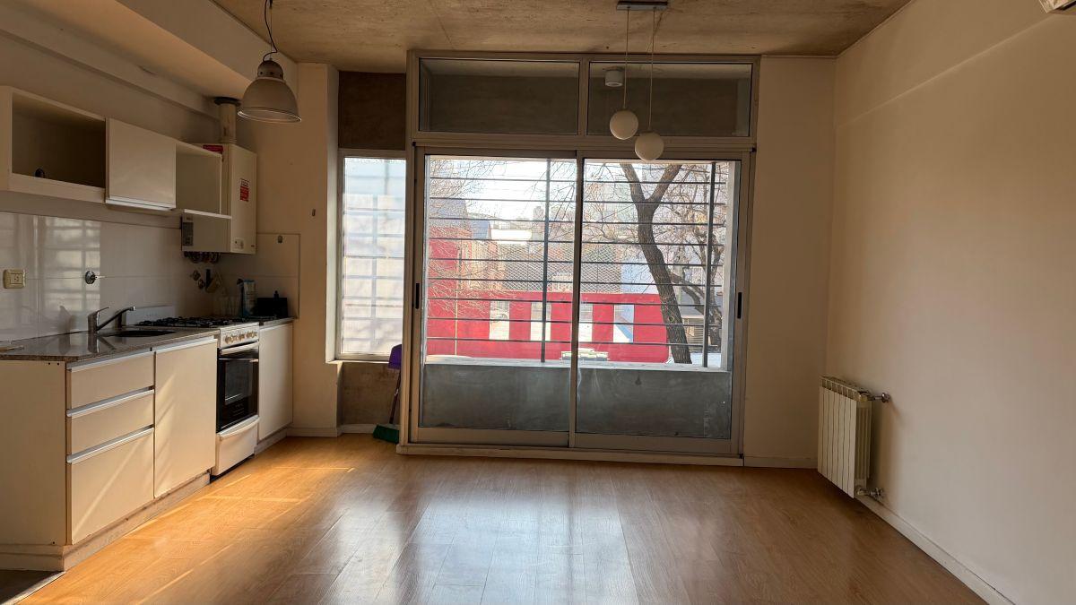 Foto de ALQUILER Excelente departamento de 2 ambientes con patio en Chacarita, imagen 1
