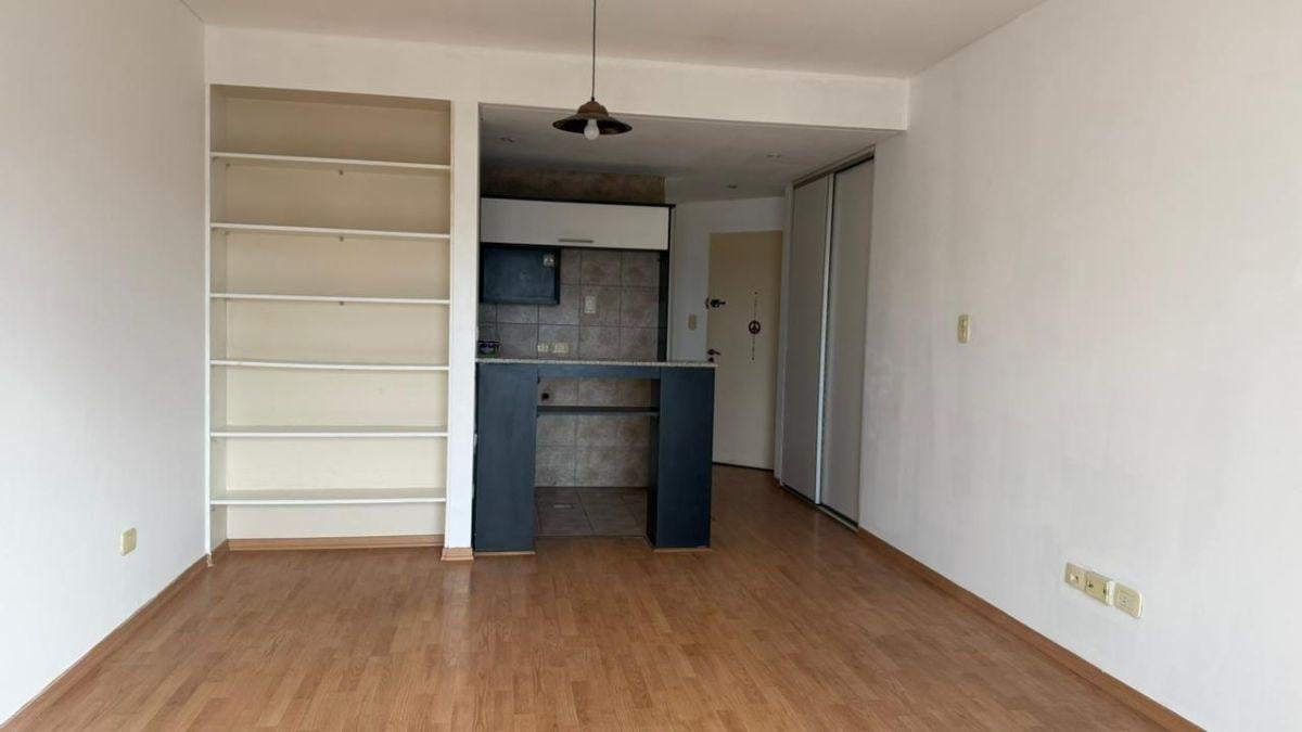 Foto de Alquiler Monoambiente en Piso Alto Muy Luminoso en Villa Urquiza. Apto, imagen 1