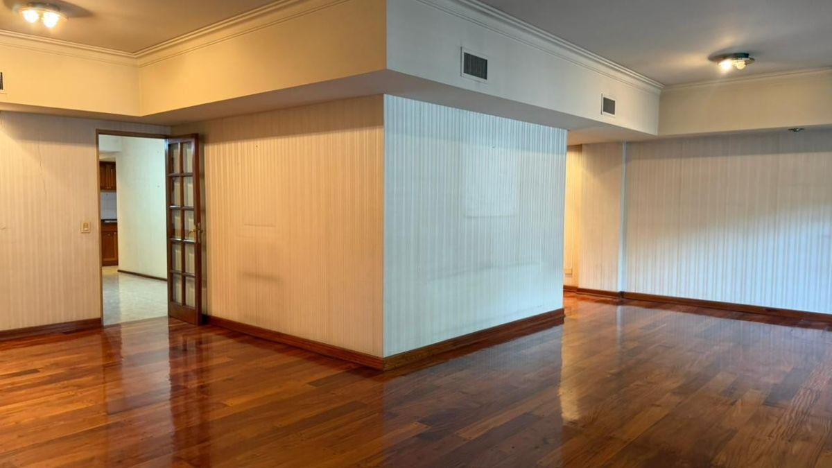 Foto de VENTA Piso de 3 Dormitorios y Escritorio o 4to Dorm. Dependencia + 2, imagen 3