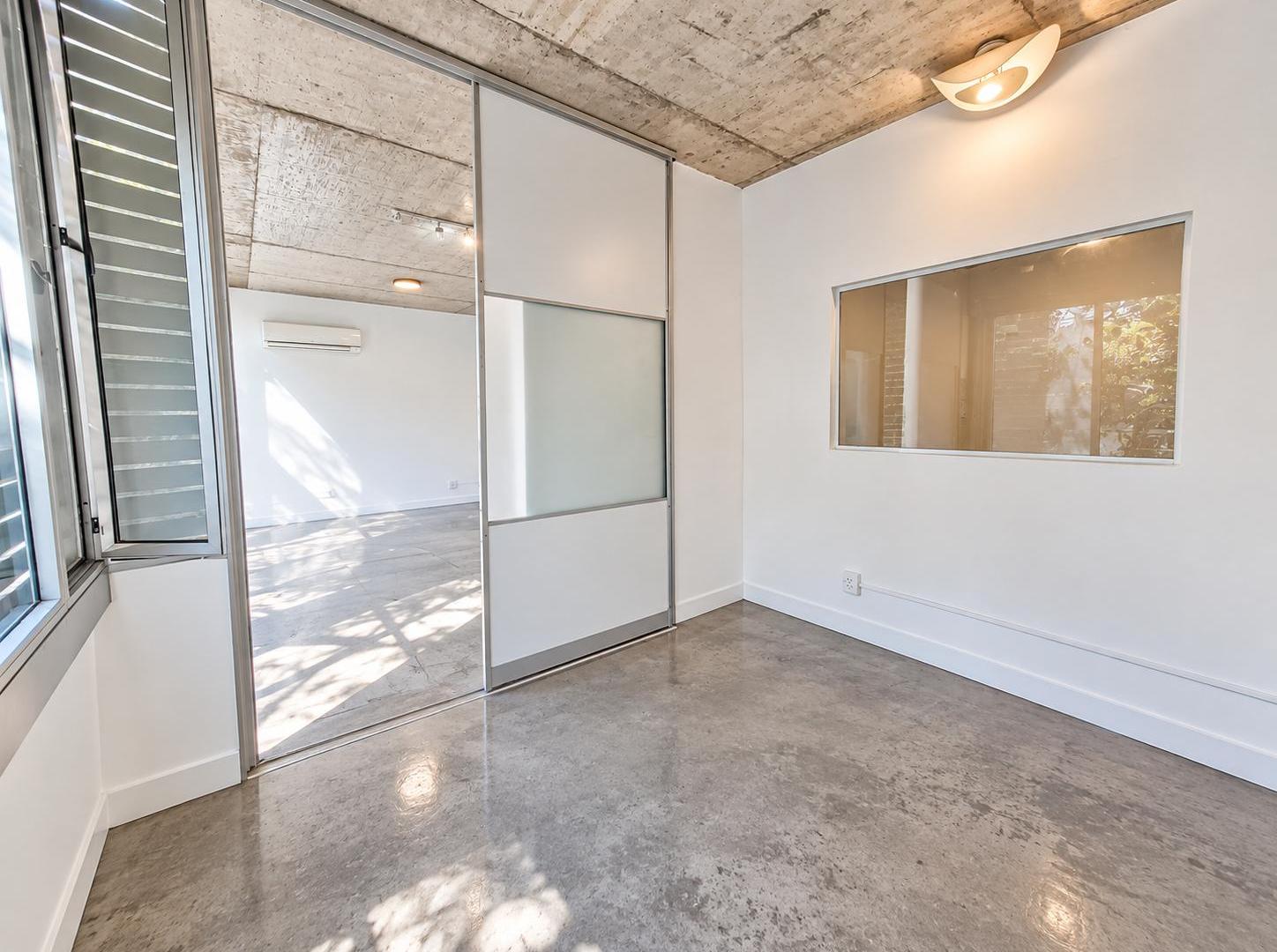 Foto de Oficina Loft 112 m² c/Jardín Propio – Núñez – Bajisimas Expensas, imagen 1